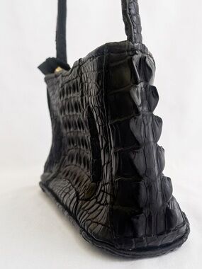 4/33$✨ Black Croc-Embossed Shoulder Bag w/ Gold Hardware + Dual Compartment